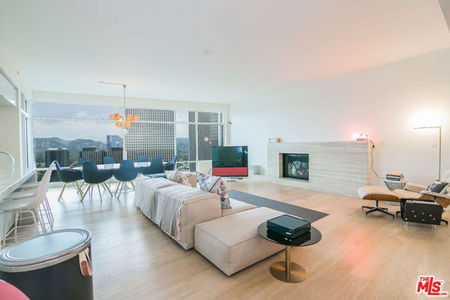 1 W Century Drive, Los Angeles CA: https://media.crmls.org/mediaz/769a0021-9c22-4134-8df1-bdeedea4980b.jpg