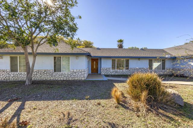 Detail Gallery Image 3 of 52 For 1420 Wilshire Rd, Fallbrook,  CA 92028 - 3 Beds | 2/1 Baths