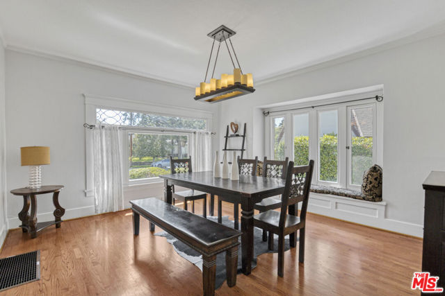 991 Palm Terrace, Pasadena CA: https://media.crmls.org/mediaz/769a453f-194a-406e-b6cc-f45831b38435.jpg