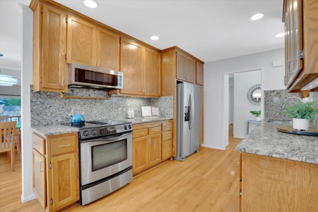 1583 Mitchell Way, Redwood City CA: https://media.crmls.org/mediaz/769a5f40-87c0-439d-aaba-fbcc46dde16c.jpg