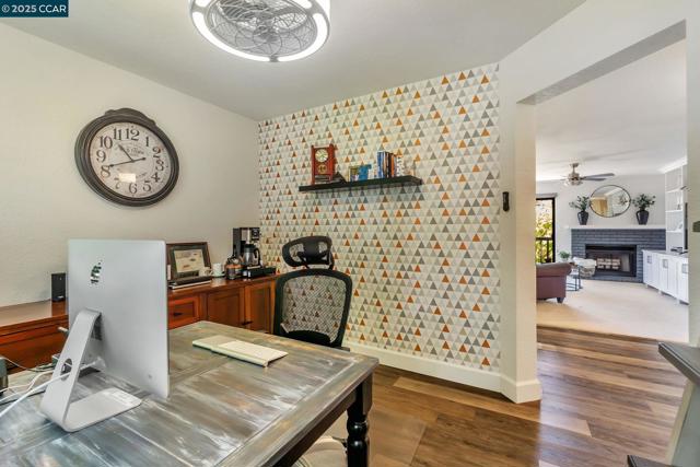 4467 Terra Granada Dr, Walnut Creek CA: https://media.crmls.org/mediaz/769a8713-c7dc-4aad-9f7e-c1efdd1d147d.jpg