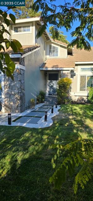 1011 Amanda Cir, Brentwood CA: https://media.crmls.org/mediaz/769aaef7-1cf4-4aa9-85c1-affb4e0b1b04.jpg