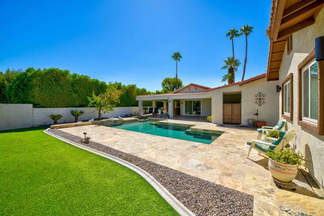 39060 Kilimanjaro Court, Palm Desert CA: https://media.crmls.org/mediaz/769ab7c7-c523-4edd-847d-325b49196147.jpg