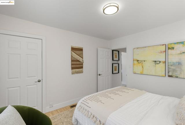 5315 Camden St, Oakland CA: https://media.crmls.org/mediaz/769afe0f-36e3-4914-89d6-2543fe3638ac.jpg
