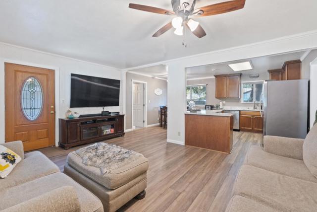 5367 Rosswood Lane, Redding CA: https://media.crmls.org/mediaz/769b82f2-8f92-4187-8ad7-449d8cb30501.jpg