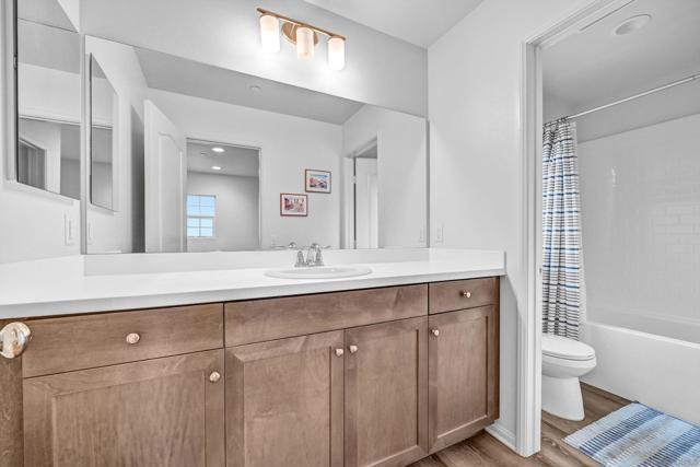 441 Ventasso Way, Fallbrook CA: https://media.crmls.org/mediaz/769bdaae-31ee-4ff2-9ba1-6f2879258022.jpg