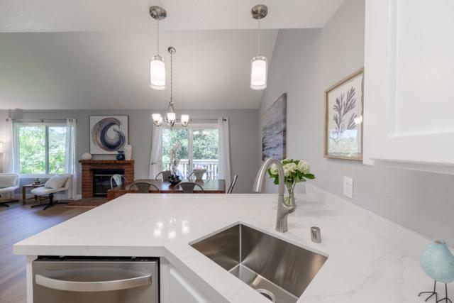 42 Arabian Way, Scotts Valley CA: https://media.crmls.org/mediaz/769c1af7-fe8d-42dd-a377-6711a4d8062c.jpg