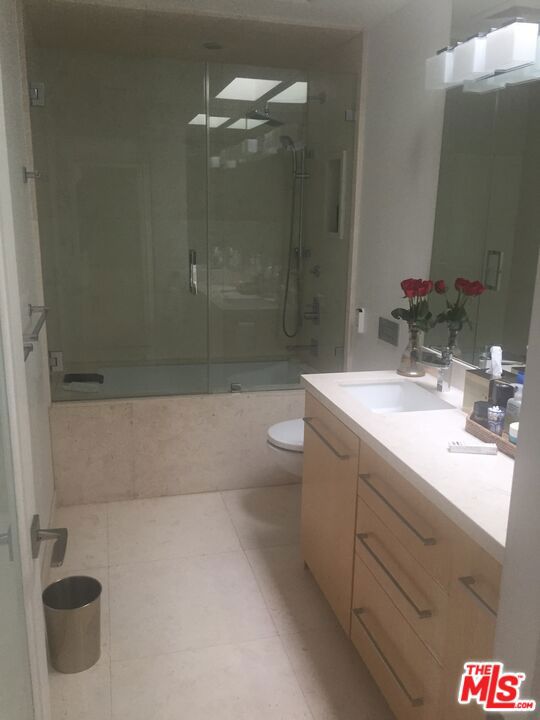 3440 Shoreheights Drive, Malibu CA: https://media.crmls.org/mediaz/769c5b15-210b-4315-8489-70b6c986bfc5.jpg