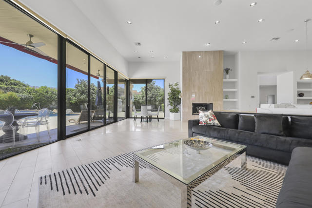 79455 Briarwood, La Quinta CA: https://media.crmls.org/mediaz/769cf05c-5e32-44e3-a368-c35c0d8a4918.jpg