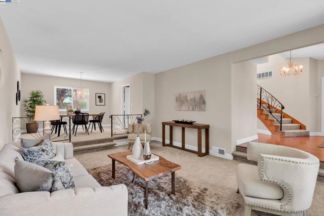 38 Barcelona Pl, Danville CA: https://media.crmls.org/mediaz/769d91b1-d903-4c6c-ba45-2856027de241.jpg