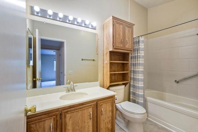 6496 Friendly Place, Carlsbad CA: https://media.crmls.org/mediaz/769dcbd0-d138-4f0a-bb9e-ca89b067255e.jpg