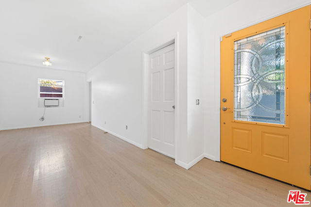 1205 Appleton Way, Venice CA: https://media.crmls.org/mediaz/769e05cb-5880-4310-933d-1da7ba81bf19.jpg