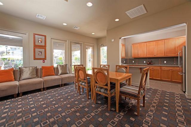 1804 OLIVE GREEN ST, Chula Vista CA: https://media.crmls.org/mediaz/769e46be-6d14-437e-b04a-4b2c5afa87ec.jpg