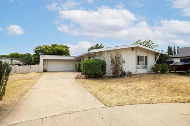 Detail Gallery Image 1 of 1 For 6551 Cheames Way, San Diego,  CA 92117 - 4 Beds | 2 Baths