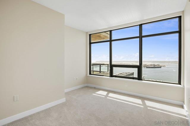 700 W E St, San Diego CA: https://media.crmls.org/mediaz/769f93d3-9a25-460a-995d-c9d25be9c027.jpg