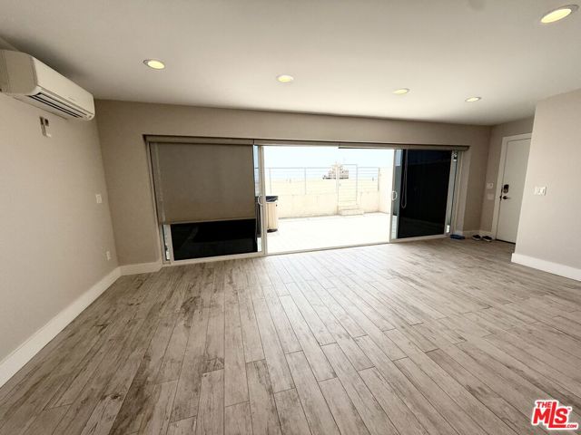 6955 Trolleyway, Playa del Rey CA: https://media.crmls.org/mediaz/769fd3f6-33b0-401f-b6d6-7257a1a43369.jpg
