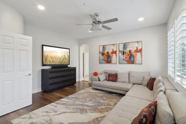 3140 Willow Creek Pl, Escondido CA: https://media.crmls.org/mediaz/76a02900-9745-447b-b903-076ab83f3332.jpg
