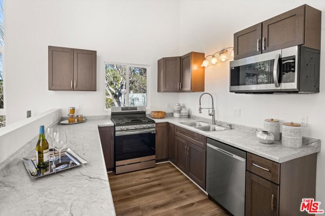 827 Cheltenham Road, Santa Barbara CA: https://media.crmls.org/mediaz/76a03c26-80c0-47d1-91d3-6b7cd74b7549.jpg