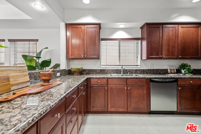 15206 Burbank Boulevard, 108 photo 8