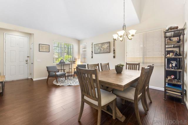 1055 Forest Hill Pl, Chula Vista CA: https://media.crmls.org/mediaz/76a10210-8026-423f-8efc-6983157b3b2e.jpg