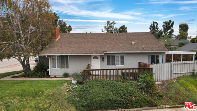 13480 Laurelhurst Road, Moorpark CA: https://media.crmls.org/mediaz/76a1aae2-009a-4b98-9971-11b8945dbce0.jpg