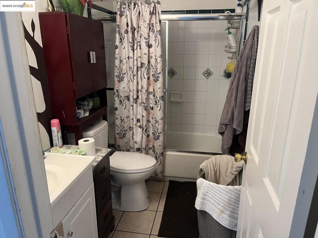 https://media.crmls.org/mediaz/76a1b70d-9532-4724-a21f-8d55c14f0c45.jpg?preset=X-Large