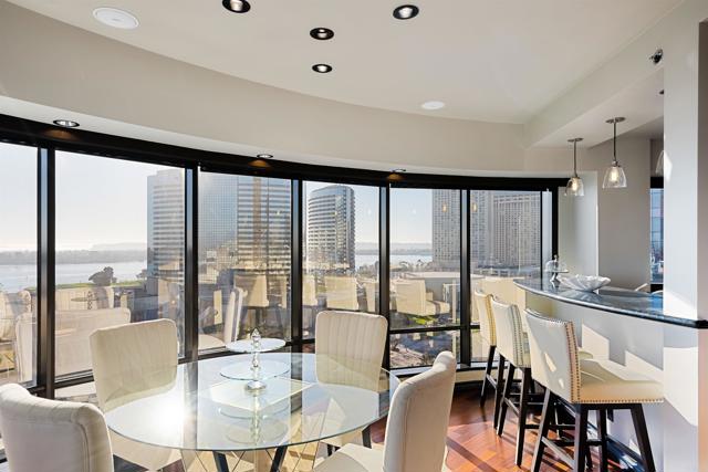 200 Harbor Dr, San Diego CA: https://media.crmls.org/mediaz/76a2a21f-22dc-4a00-a233-fa9048643631.jpg