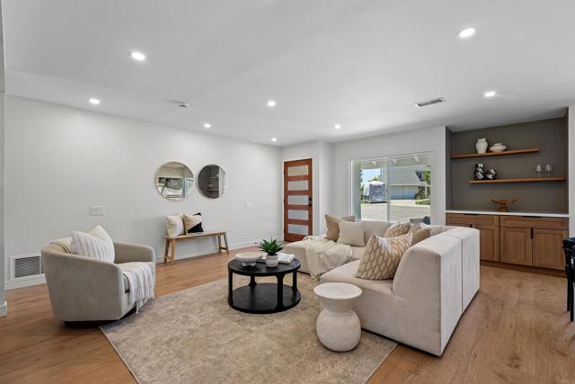 4687 Murat Ct, San Diego CA: https://media.crmls.org/mediaz/76a317f1-113f-4b63-8bbf-6d10b37c3577.jpg