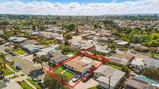 4862 Kesling Ct, San Diego CA: https://media.crmls.org/mediaz/76a372da-07fd-4691-a47d-329d49a4d9c7.jpg