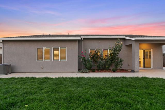 1340 Crimson Place, Manteca CA: https://media.crmls.org/mediaz/76a38d2b-dcbb-4ba3-b6eb-f6449df5ded1.jpg