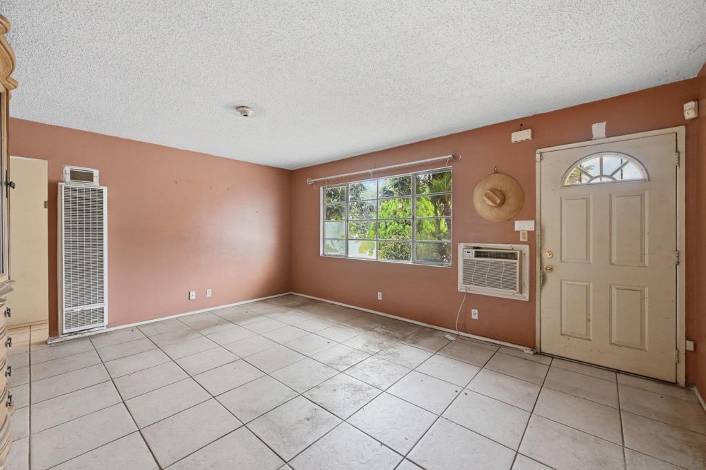 1271 Jefferson Ave - photo 4