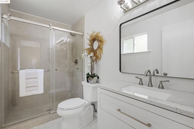 160 Manzanita Pl, Hercules CA: https://media.crmls.org/mediaz/76a42862-a5d1-47e5-9b6e-8d608743f286.jpg