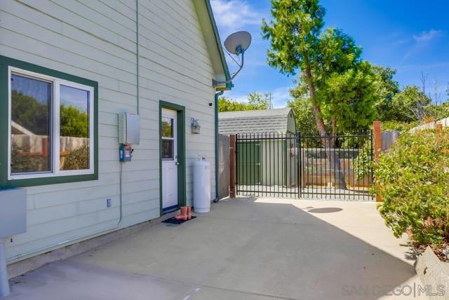 753 Ridgewood Dr, Julian CA: https://media.crmls.org/mediaz/76a457fe-98e4-4966-bf5e-33b4b730f16c.jpg