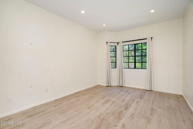17914 Magnolia Boulevard, Encino CA: https://media.crmls.org/mediaz/76a46896-d9cb-41f3-a46e-41fe7b7e62a0.jpg