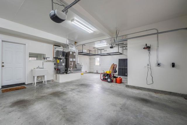 20160 Rock Springs Lane,  CA: https://media.crmls.org/mediaz/76a56291-64e5-44ee-baea-941789d3a242.jpg