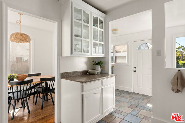 3220 Garden Avenue, Los Angeles CA: https://media.crmls.org/mediaz/76a60d97-aa6d-401a-b480-6d1601dc1f31.jpg