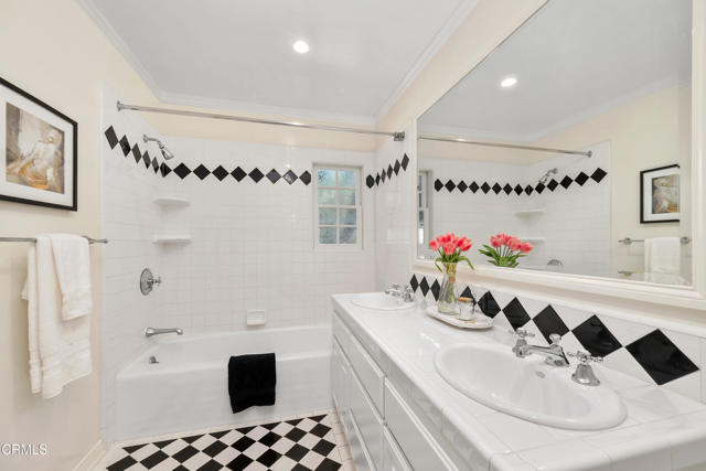Detail Gallery Image 23 of 46 For 1421 Oneonta Knoll, South Pasadena,  CA 91030 - 5 Beds | 3 Baths