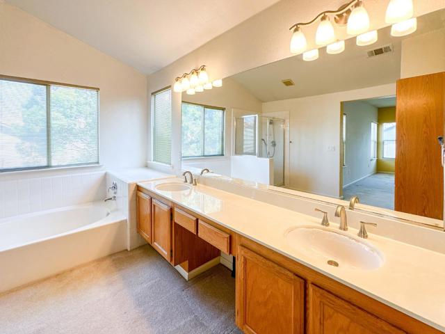 4305 Calsite Court, Antioch CA: https://media.crmls.org/mediaz/76a6aecd-d86a-41b1-8d5f-5b738d04bb20.jpg