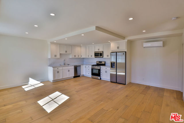 22227 PACIFIC COAST Highway, Malibu CA: https://media.crmls.org/mediaz/76a6d4f9-6c05-4a45-9b13-ca63ff02bbc3.jpg