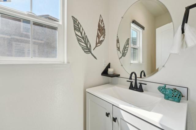 5743 Oceanspray Rd, Newark CA: https://media.crmls.org/mediaz/76a73fd4-db5e-4b2b-b0e0-63243b4fd3b0.jpg