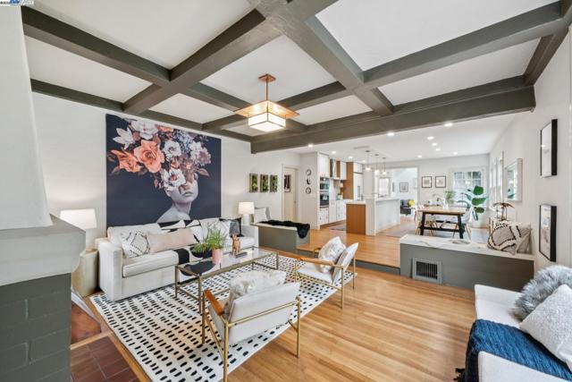 198 BRET HARTE ROAD, Berkeley CA: https://media.crmls.org/mediaz/76a770fe-e2ae-4dc8-b6d5-c1b03865115f.jpg