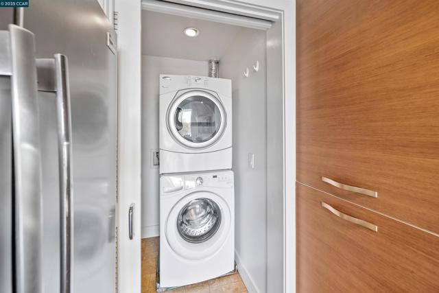 555 Ygnacio Valley Rd, Walnut Creek CA: https://media.crmls.org/mediaz/76a77372-e03e-4ca9-aacd-54aca0f3b07a.jpg