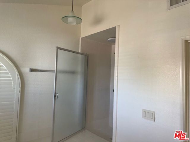 1141 17th Street, Santa Monica CA: https://media.crmls.org/mediaz/76a8c345-1020-428e-ab8e-afe84239f8a1.jpg