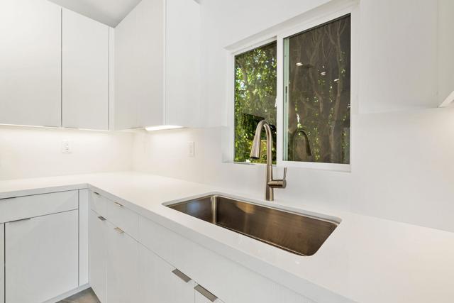 Image 22 of 41 For 49651 Lincoln Drive