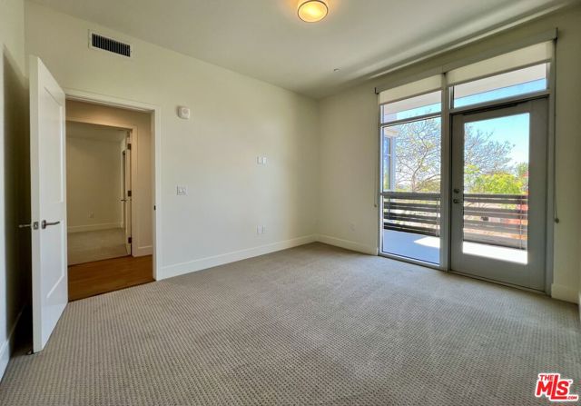 8017 W NORTON Avenue, West Hollywood CA: https://media.crmls.org/mediaz/76a91de9-e1d6-4121-8389-8ebd39e2cdff.jpg