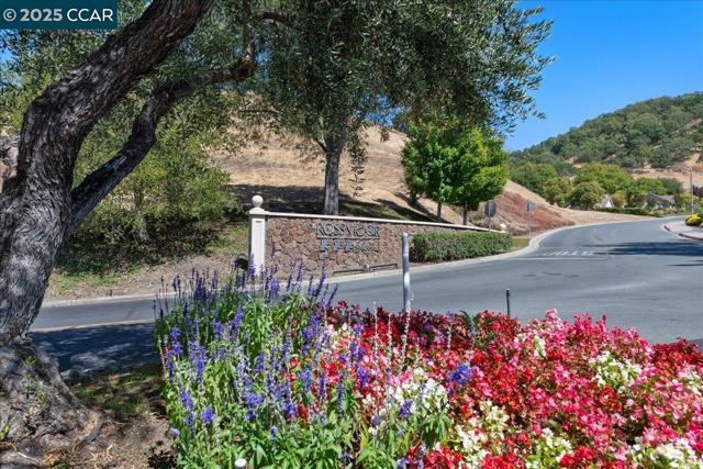 5501 Terra Granada Dr, Walnut Creek CA: https://media.crmls.org/mediaz/76a9d6d3-b293-4d9e-812d-439459ebecaf.jpg