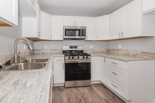 Detail Gallery Image 6 of 18 For 10760 N Magnolia Ave #B6,  Santee,  CA 92071 - 3 Beds | 1/1 Baths