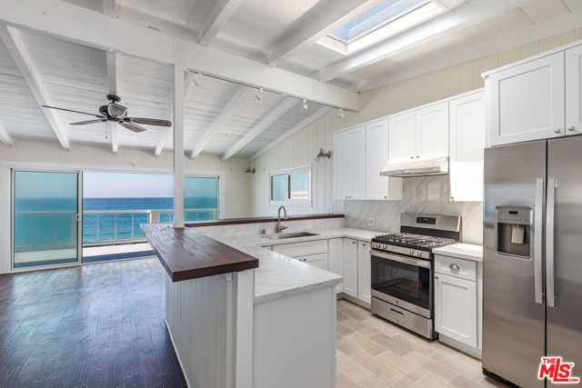 25408 Malibu Road, Malibu CA: https://media.crmls.org/mediaz/76aa0e0b-17d3-49d1-b9a7-c8e6b5041ef8.jpg