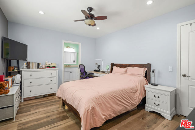 26505 Thackery Lane, Stevenson Ranch CA: https://media.crmls.org/mediaz/76aa20a5-a1ae-459f-a6da-7bb744c84189.jpg