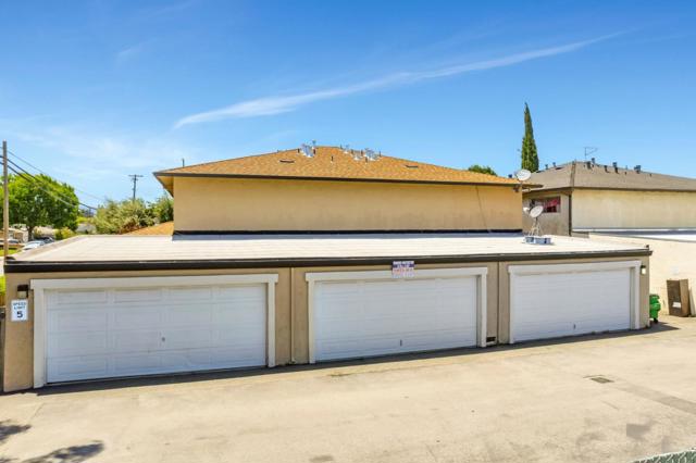 1144 Delna Manor Lane, San Jose CA: https://media.crmls.org/mediaz/76aa8c68-a9b7-44b6-bfc2-69a0b2140749.jpg